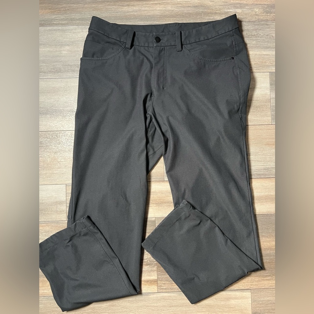 Lululemon Men Casual Pant- 32- zipper pockets‎